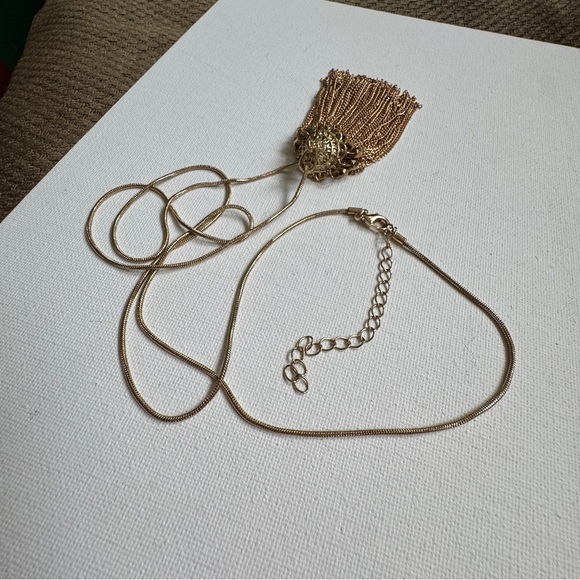 Necklace Tassel Pendant Goldtone - Picture 5 of 6